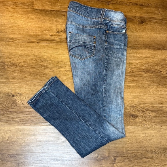 Decree Skinny Juniors 11 Low Waist Whisker Faded Stretch Denim Jeans - Picture 4 of 9